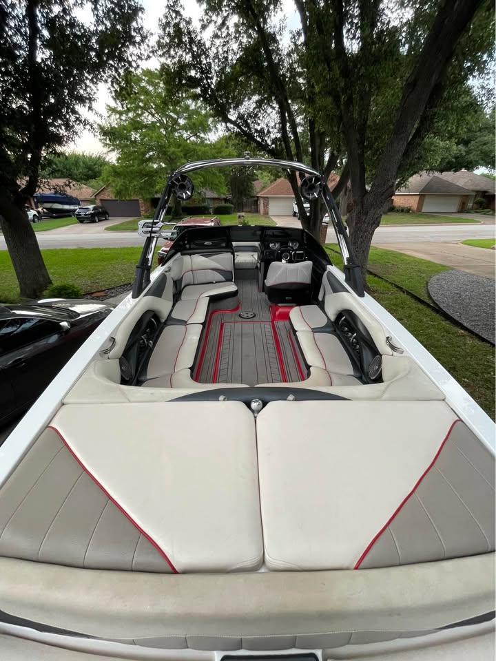 2012 Malibu Wakesetter 247 LSV Icon